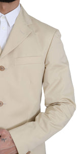 Costume deux pièces beige avec élégance classique