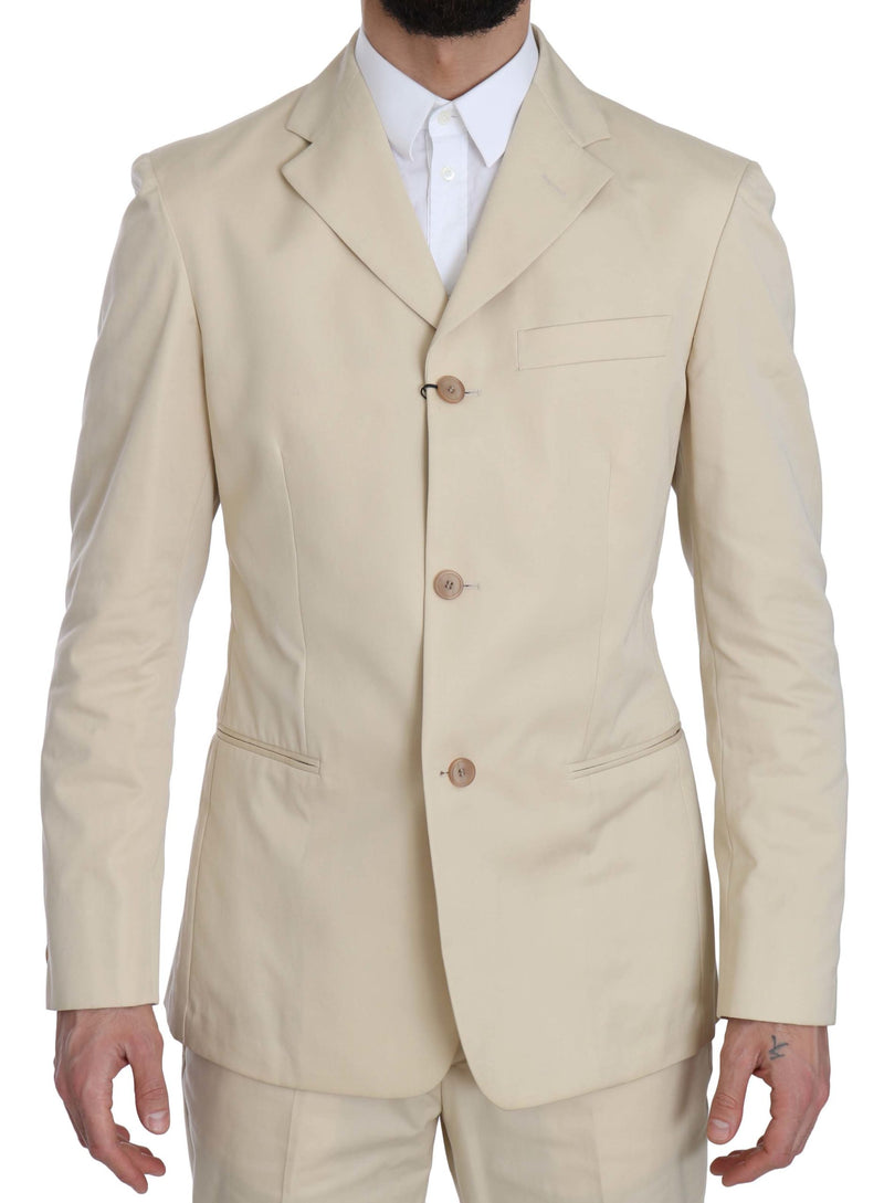 Costume deux pièces beige avec élégance classique