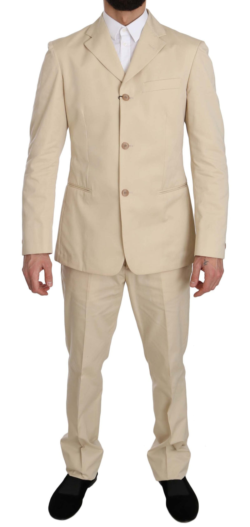 Costume deux pièces beige avec élégance classique