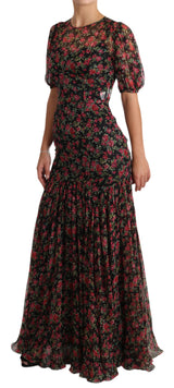 Elegante vestido de línea floral de seda negra