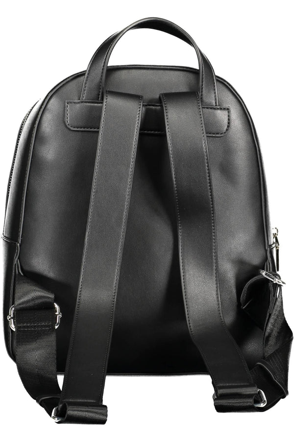 Elegante mochila negra con detalles contrastantes