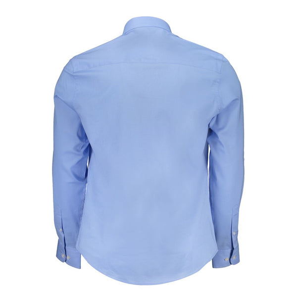 Chemise en coton bleu clair