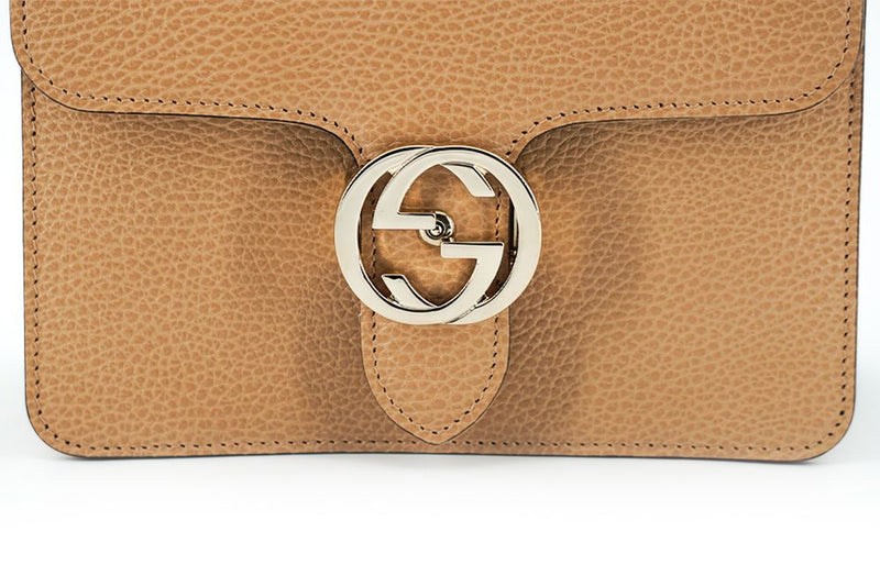 Elegante borsa a tracolla beige con snap GG