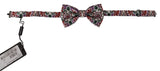 Accessorio elegante con papillon multicolore