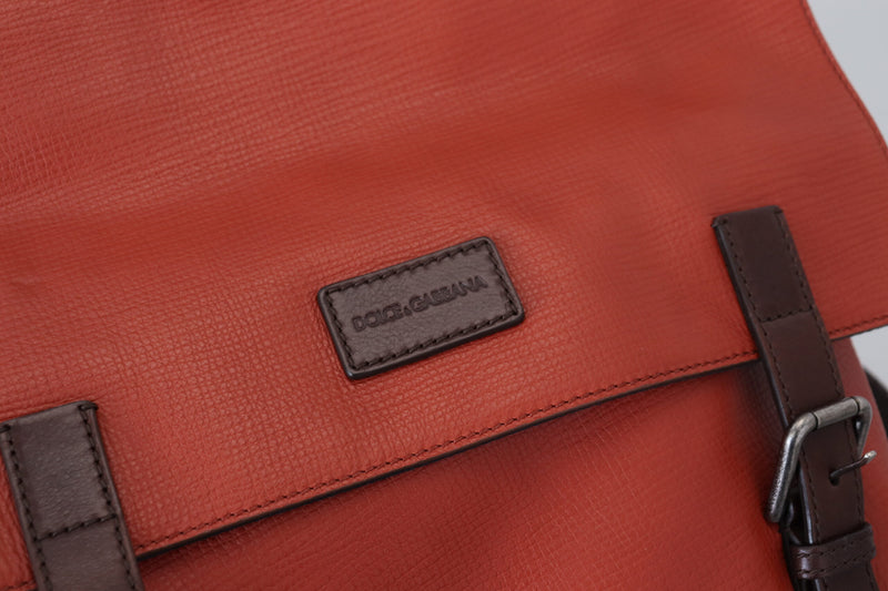 Elegante mochila de cuero de piel de becerro en naranja