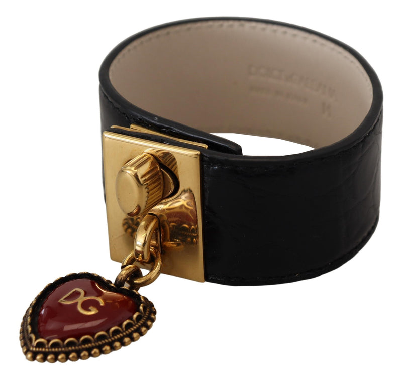 Elegantes schwarzes Ledergold -Detail -Armband